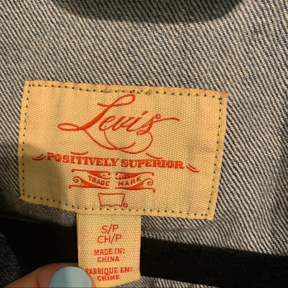 Levi's Women's Denim Jacket - Picture 5 of 5